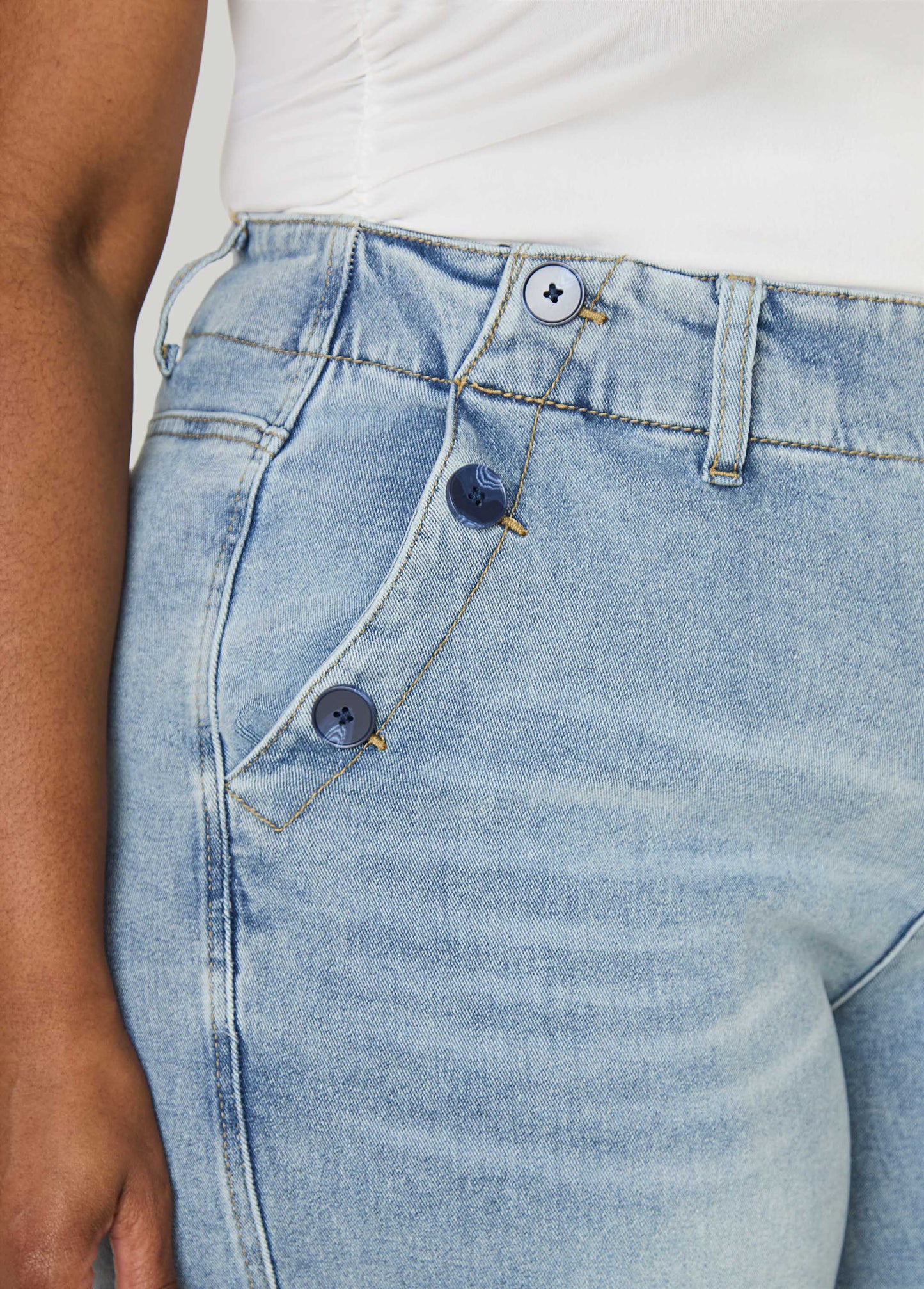 Ashley Stewart Denim Sailor Capris Dk Wash