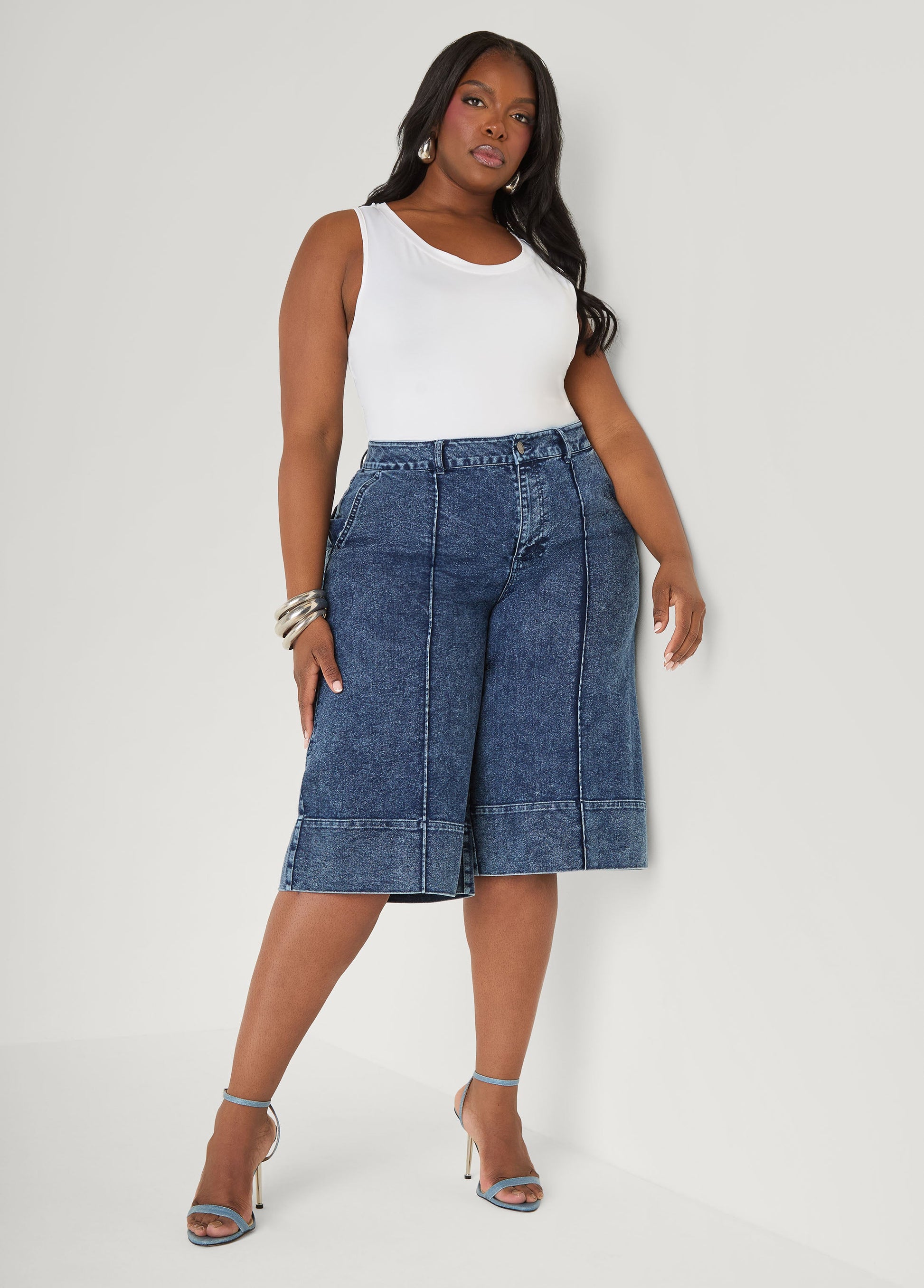 Ashley Stewart Pintucked Stonewash Denim Capris Dk Rinse