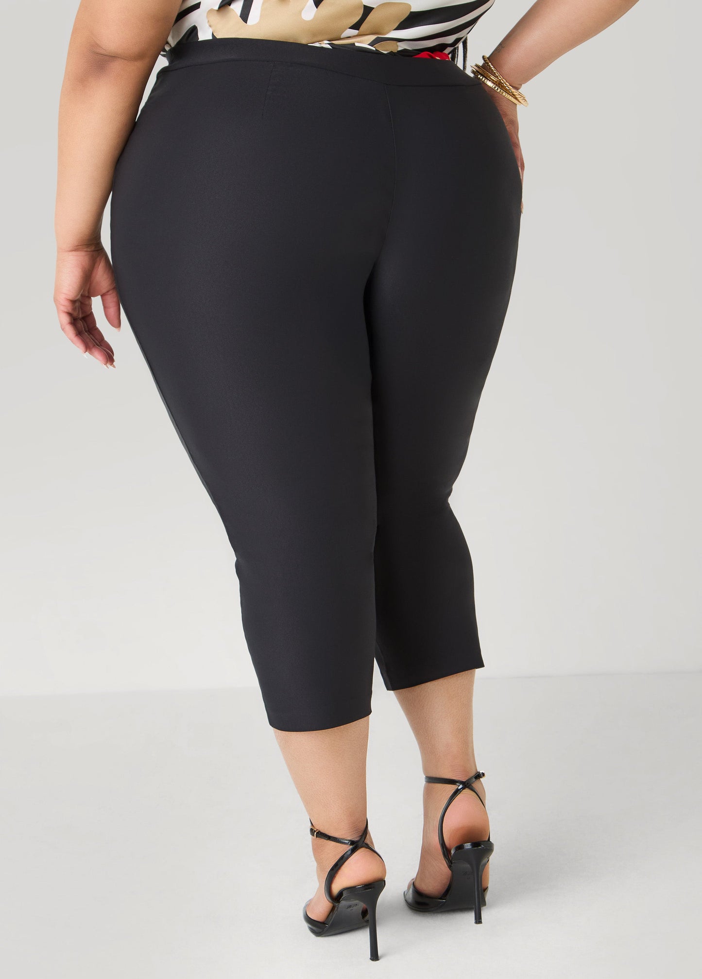 Ashley Stewart Millennium Pocket Capris Black
