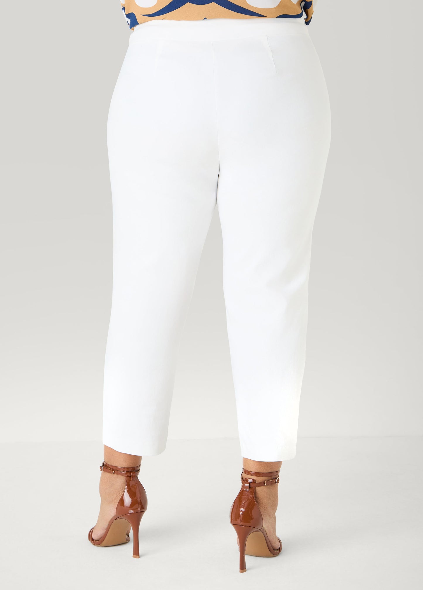 Ashley Stewart Millennium Pocket Front Capris White
