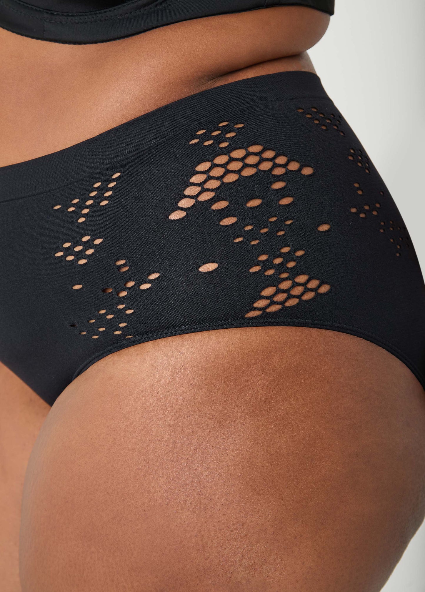 Ashley Stewart Seamless Cutout High Waist Briefs Black