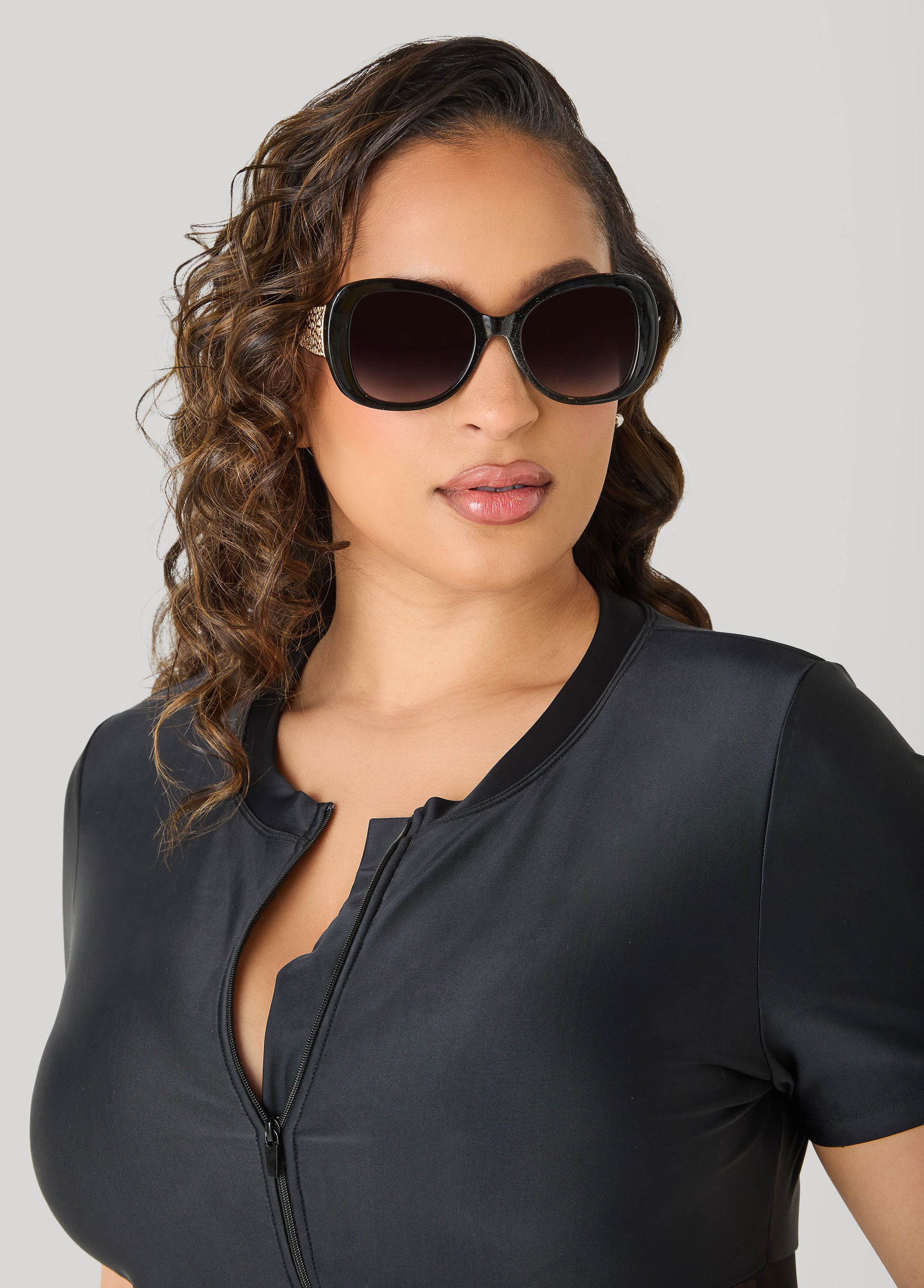 Ashley Stewart Chain Trim Round Frame Sunglasses Black